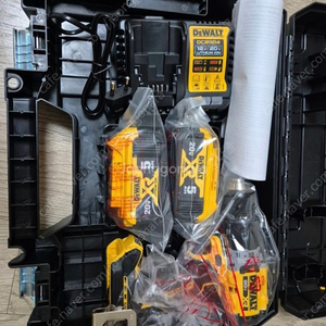 디월트 DCD805N 충전 임팩 드릴 세트