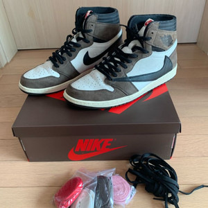 [320] 나이키 x 트래비스 스캇 조던1 하이 OG 이미지
