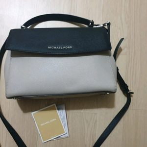 마이클 코어스 투톤 사첼백 (정품)