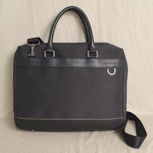 샘소나이트 서류가방 노트북 패드 수납