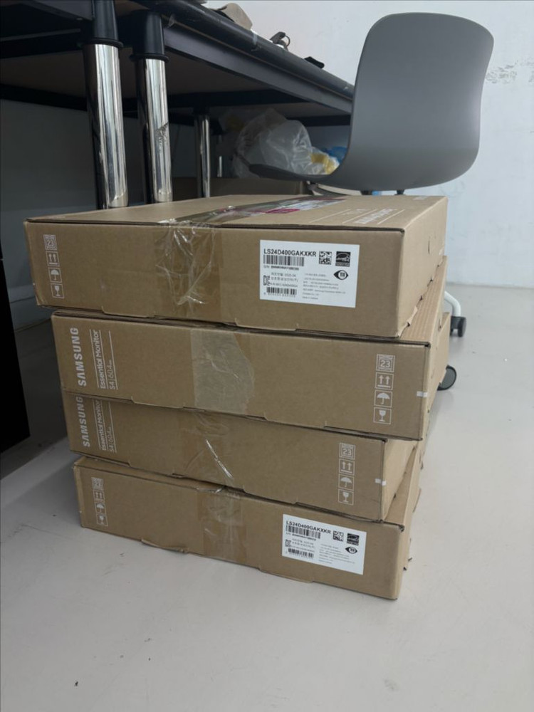 미사용 모니터 24인치 삼성전자 에센셜 S4 S40GD S24D400 이미지