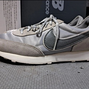 나이키 데이브레이크 240 운동화 athletic club