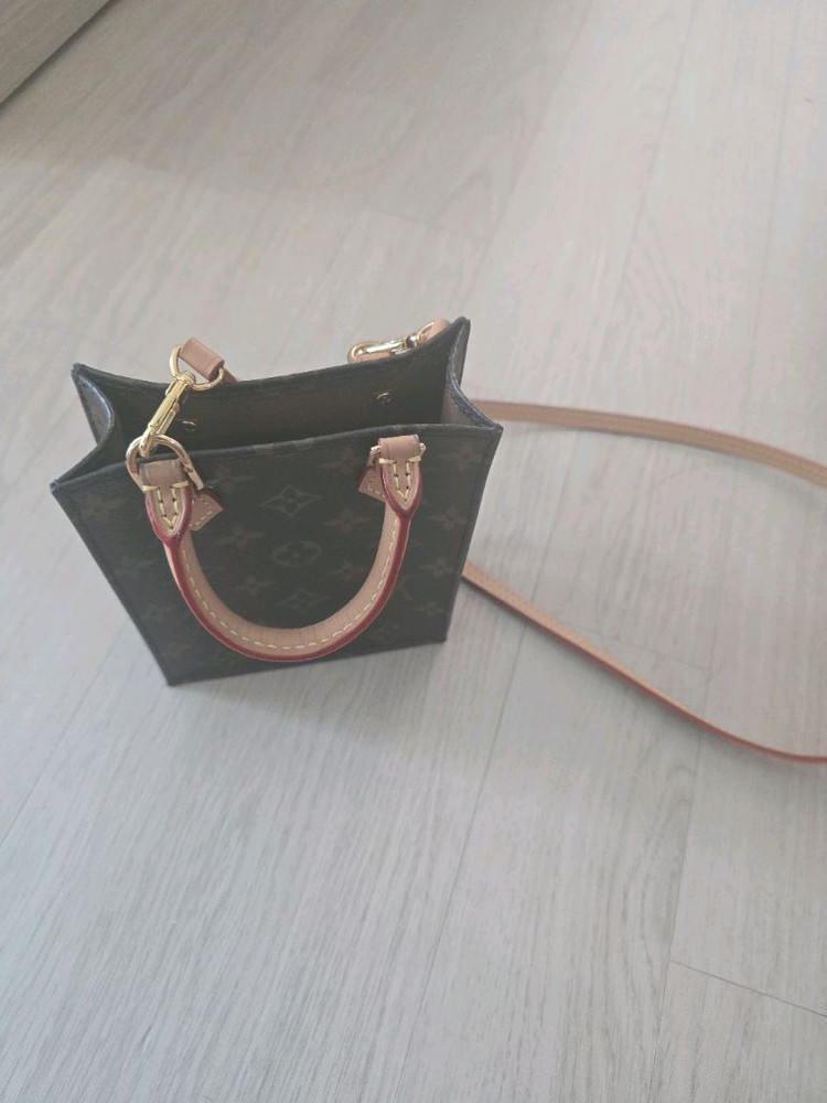 루이비통 쁘띠삭 미니백--1