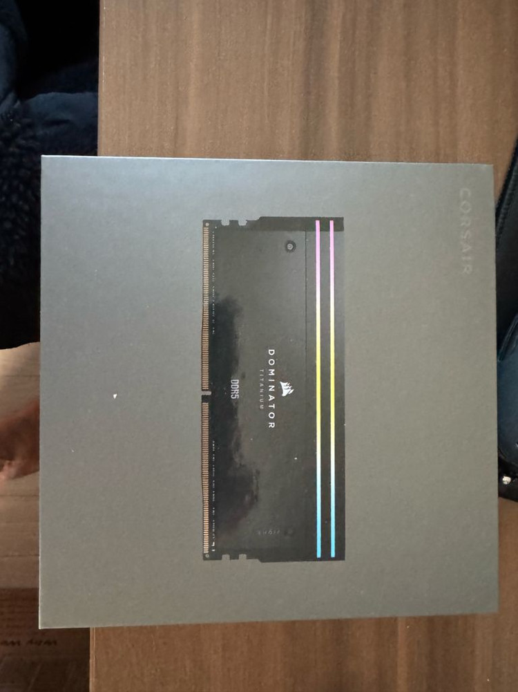 커세어 도미네이터 티타늄 (24gbx2)48gb DDR5 6400 cl36--1