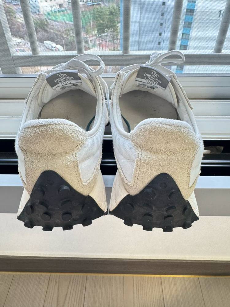 뉴발란스 327 화이트 그레이 275사이즈--3