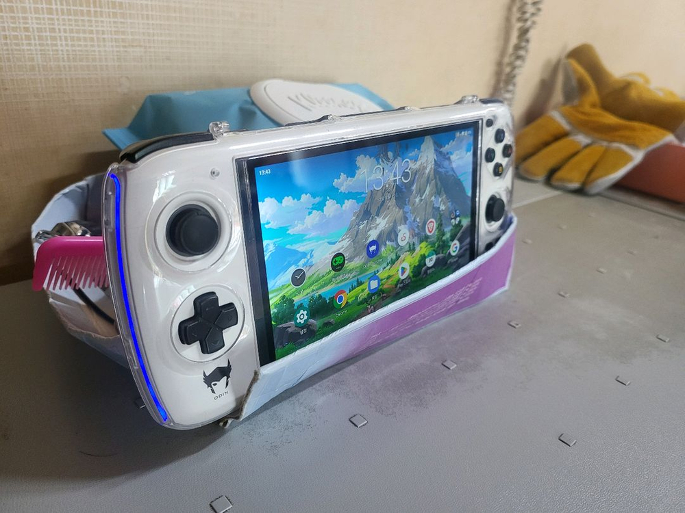 Odin 오딘 라이트 안드로이드 휴대용 UMPC 게임기 팝니다--4