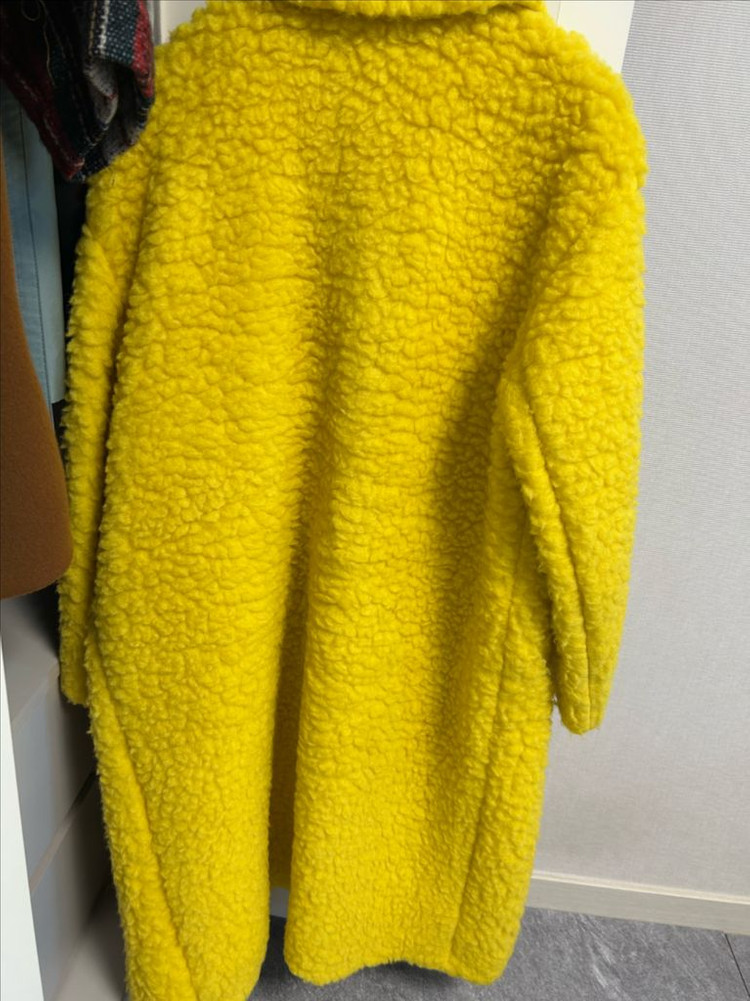 코스 cos 테디코트 이미지