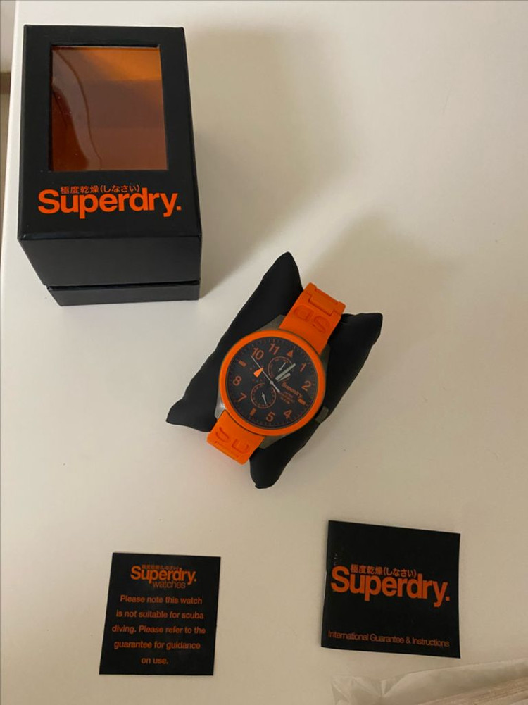 슈퍼드라이 10ATM 방수 시계 이미지