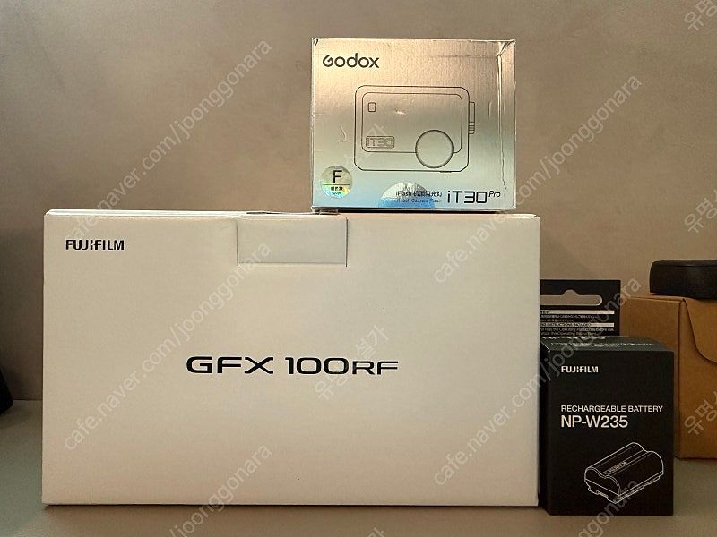 후지 GFX 100 RF 실버 및 추가 악세사리 이미지