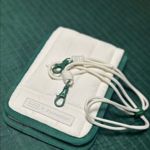 스타벅스 헌터 콜라보 폰파우치