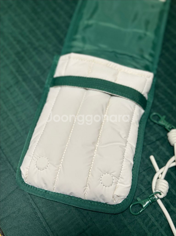 스타벅스 헌터 콜라보 폰파우치--2