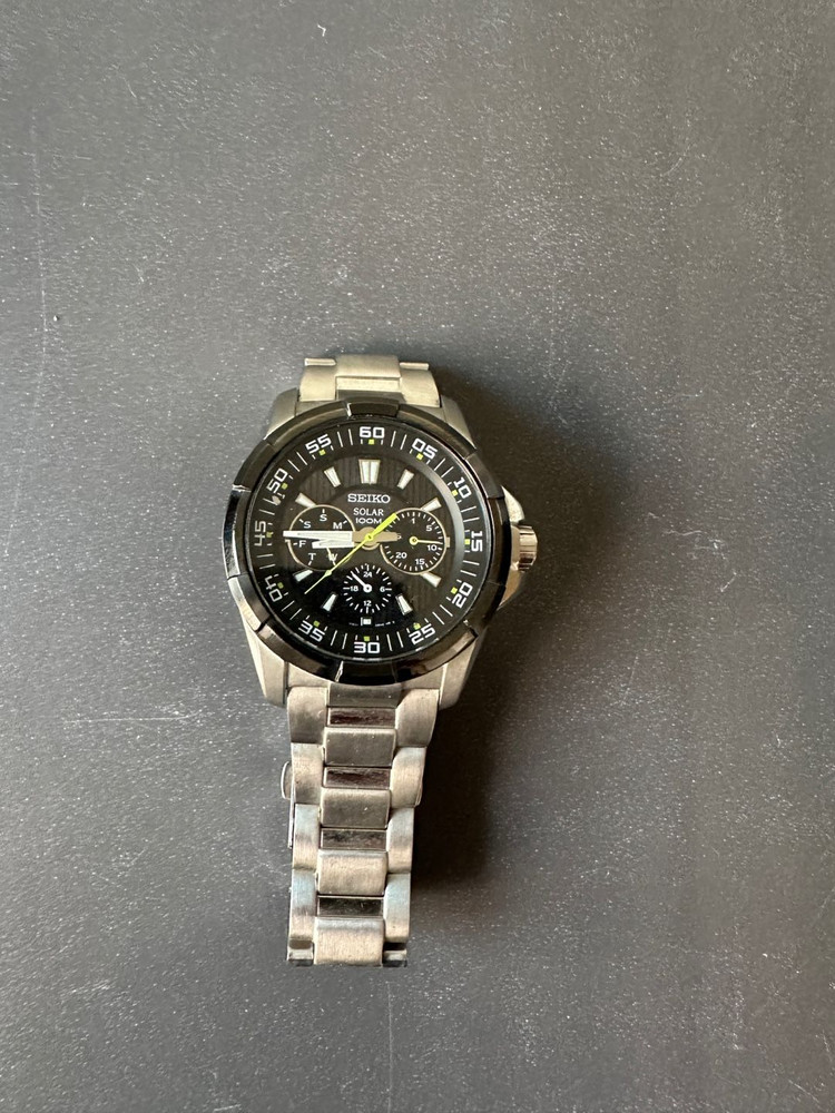 세이코 메탈 손목시계입니다 V1 4J -0BB0--4