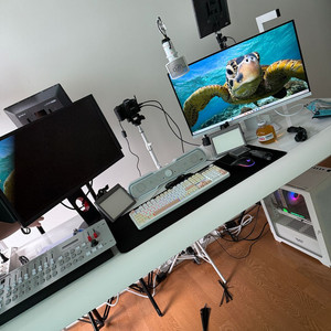 (개봉 새상품) 유튜브,아프리카,SOOP,트위치 스트리밍 방송 장비 일괄판매합니다.(캐논R8,캐논RF28MM,룩스