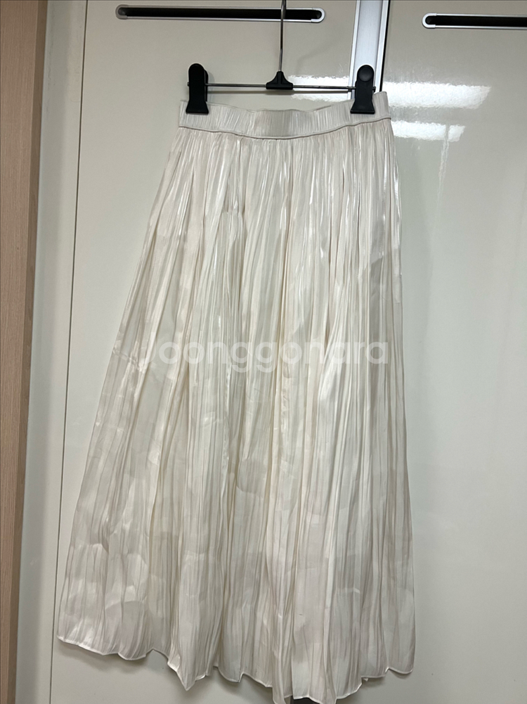 엠핀 퍼프소매 숏 트렌치 + 새틴 플리츠 롱스커트 자켓 코트 셔링 밴딩 주름 치마--7