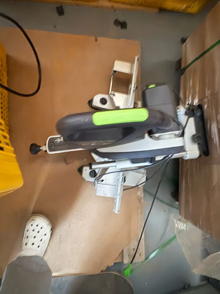 독일 페스툴 슬라이딩 각도절단기 이미지