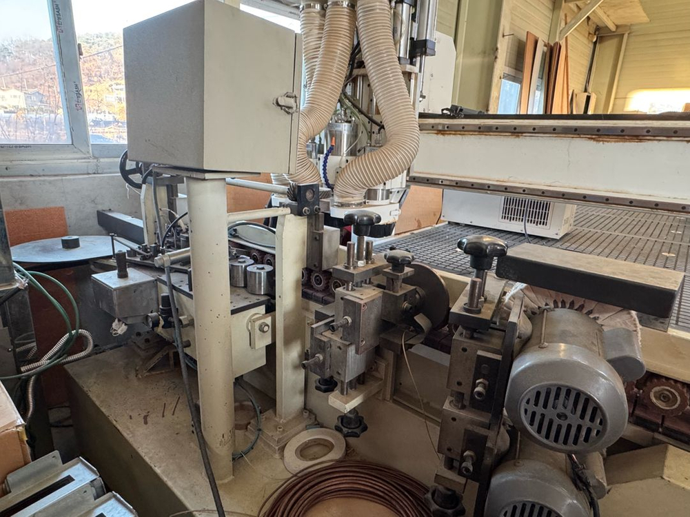 원목 CNC 라우터 이미지