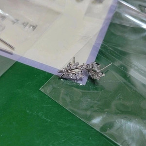 거의 새것/써지컬 여자 귀걸이 6쌍 전부