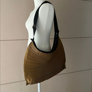 이세이미야케 플리츠 플리즈 숄더백