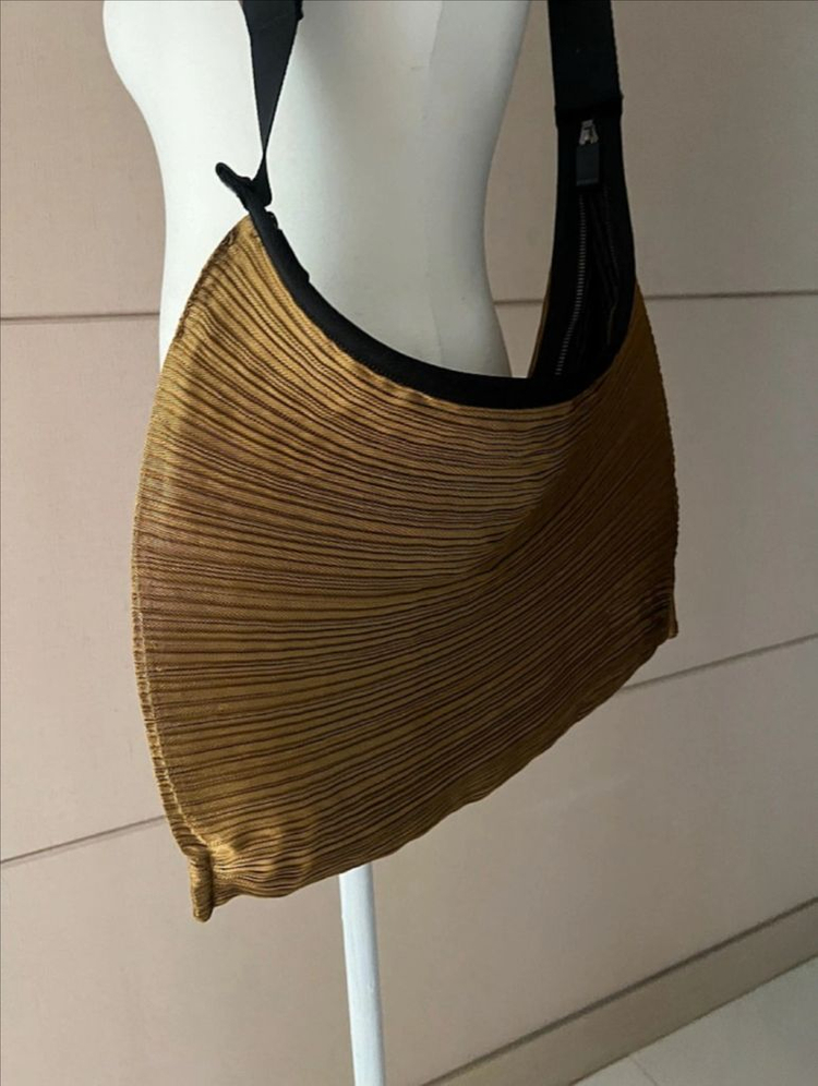 이세이미야케 플리츠 플리즈 숄더백--1