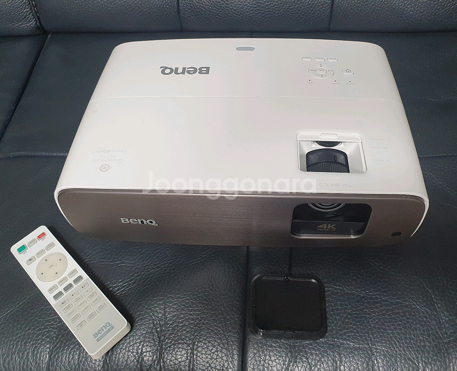 벤큐 W2700 4K 빔프로젝터 무결점 신품급 (신품 케이블 2개 포함)--0