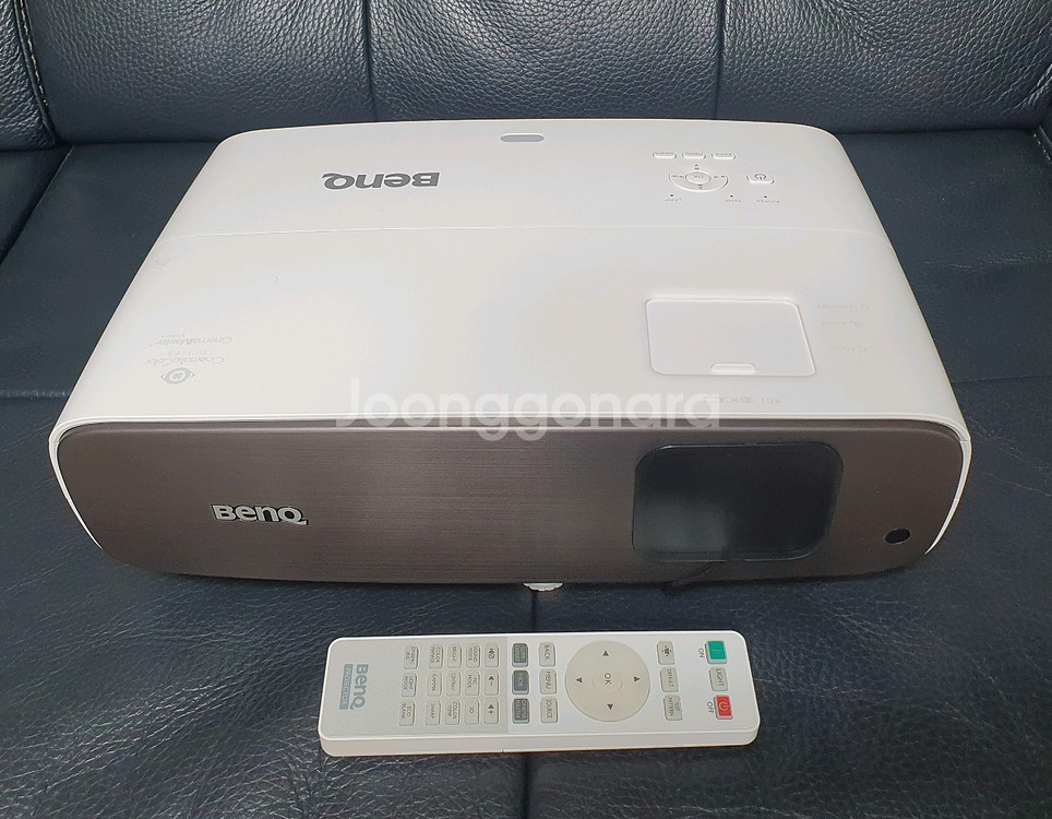 벤큐 W2700 4K 빔프로젝터 무결점 신품급 (신품 케이블 2개 포함)--2