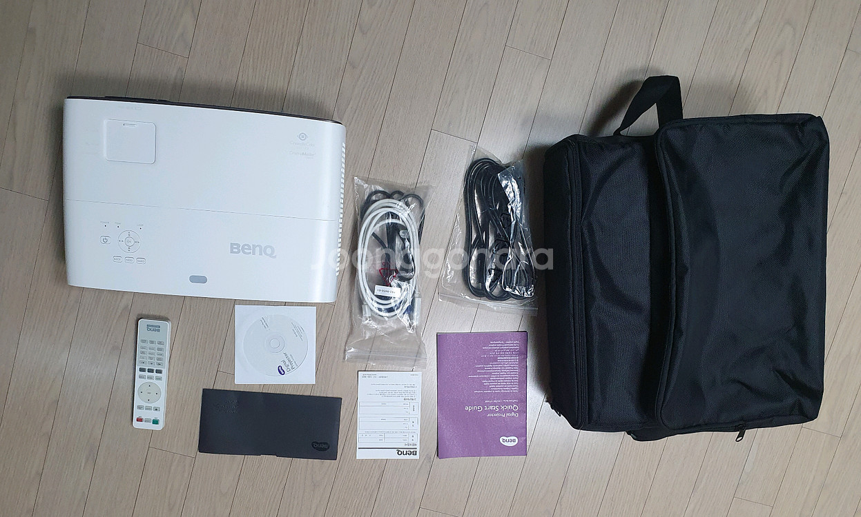 벤큐 W2700 4K 빔프로젝터 무결점 신품급 (신품 케이블 2개 포함)--3