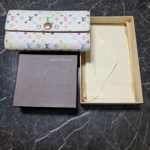 화이트 모노그램 카드지갑