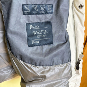 herno 고어텍스 자켓 52사이즈(공식사이트 사이즈표 첨부)