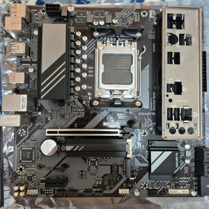 기가바이트 B650M-K 메인보드 b650m k 팝니다.