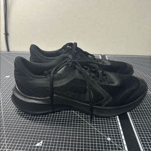 나이키 스타러너 245mm