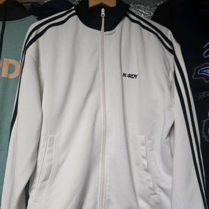 급처 널디 클래식 NY 트랙 탑 크림 M사이즈 배송비 포함