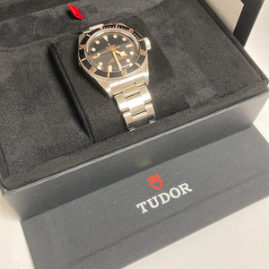 튜더 블랙베이 58 새상품판매합니다