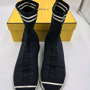 정품 펜디삭스부츠(38)245