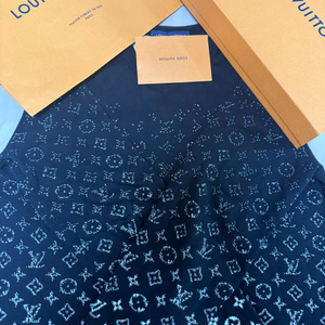 루이비통 그라디언트 니트 맨투맨 M