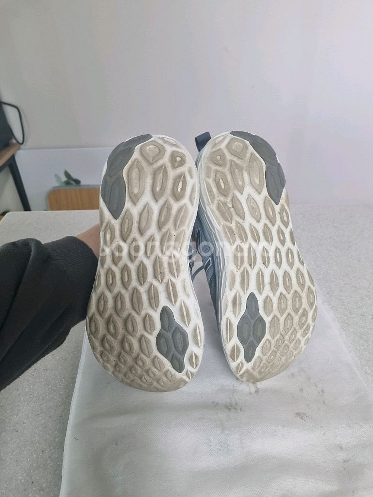 뉴발란스 WLTOCW1 235--4