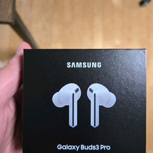 미개봉 버즈프로3 화이트 팝니다!