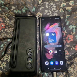 내부액정 파손된 폴드3 512 lgu+향 팝니다 선택약정 가능