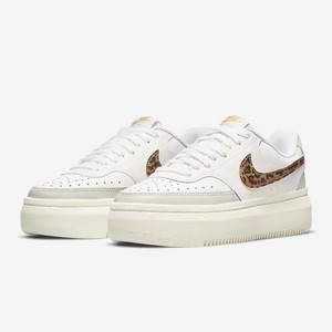 [240 245] 나이키 우먼스 코트 비전 알타 레오파드 운동화 이미지