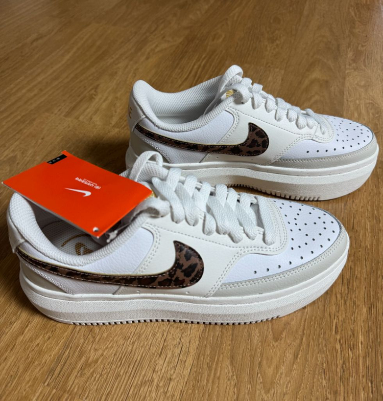 [240 245] 나이키 우먼스 코트 비전 알타 레오파드 운동화 이미지