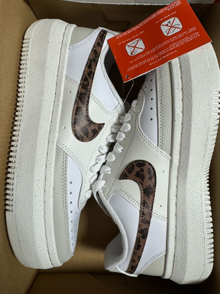 [240 245] 나이키 우먼스 코트 비전 알타 레오파드 운동화 이미지