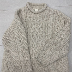 모네마켓 리본빛 타키젠 스웨터 판매합니다 이미지