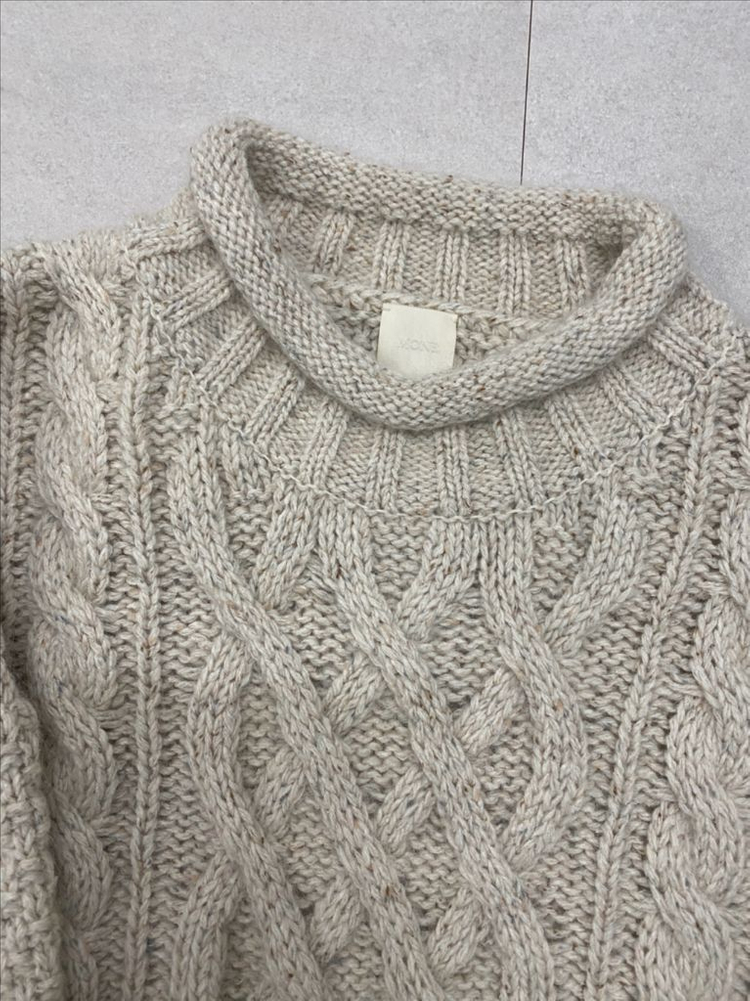 모네마켓 리본빛 타키젠 스웨터 판매합니다 이미지