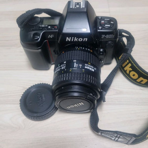 니콘 자동필름카메라 F801s(28-70렌즈) 판매합니다.