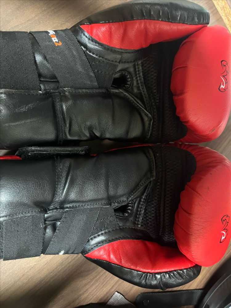 라이벌 RS11V 글러브 14온스 이미지
