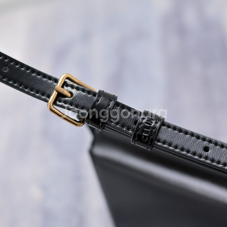 새상품) 셀 클로드 숄더백--2