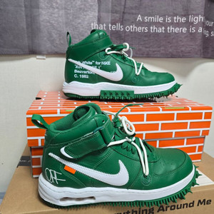 나이키 X 오프화이트 에어포스 1 미드SP래더파인그린 이미지