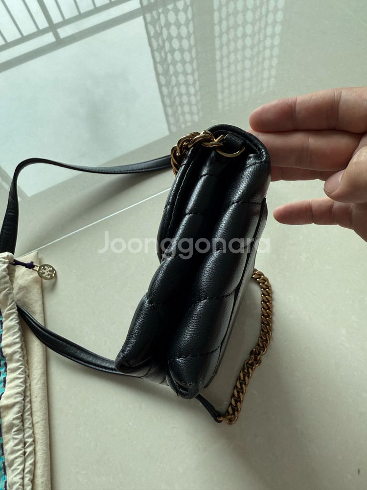 토리버치 핸드백(kira chevbon chain wallet) 정품--4