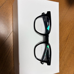 젠틀몬스터 메종마르지엘라 MM010 블랙 안경테