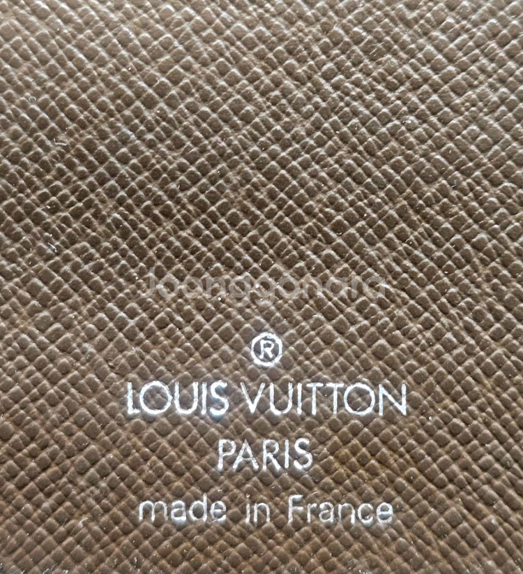 (가격인하) 정품 루이비통 타이가 라귀토 도큐먼트 슬림 서류 가방 클러치백--5