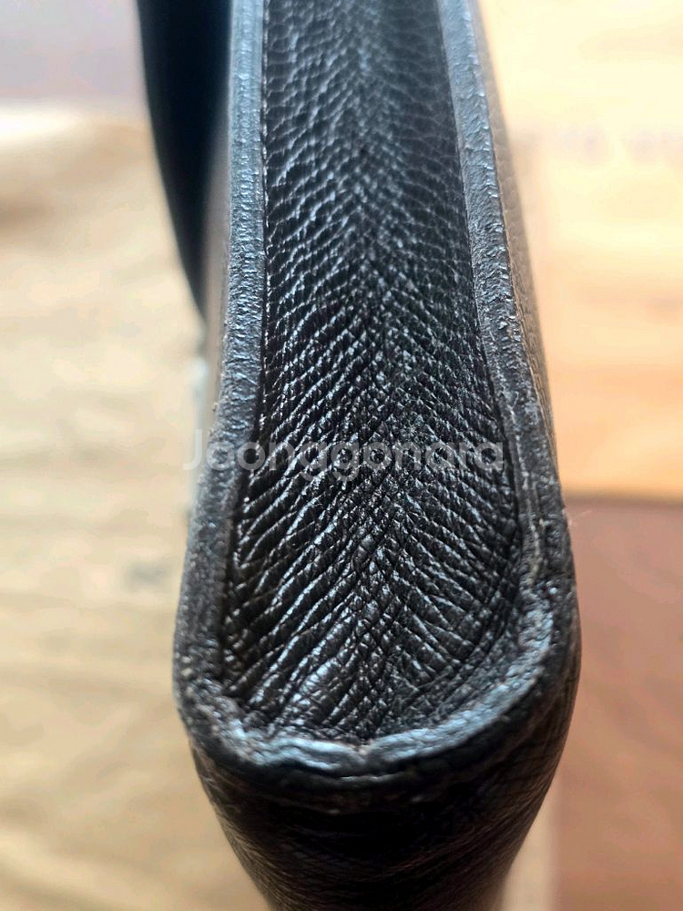 (가격인하) 정품 루이비통 타이가 라귀토 도큐먼트 슬림 서류 가방 클러치백--7